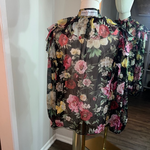 Dolce & Gabbana Top 2020 collection. XS Blouse, but will fit a Small - Picture 3 of 4